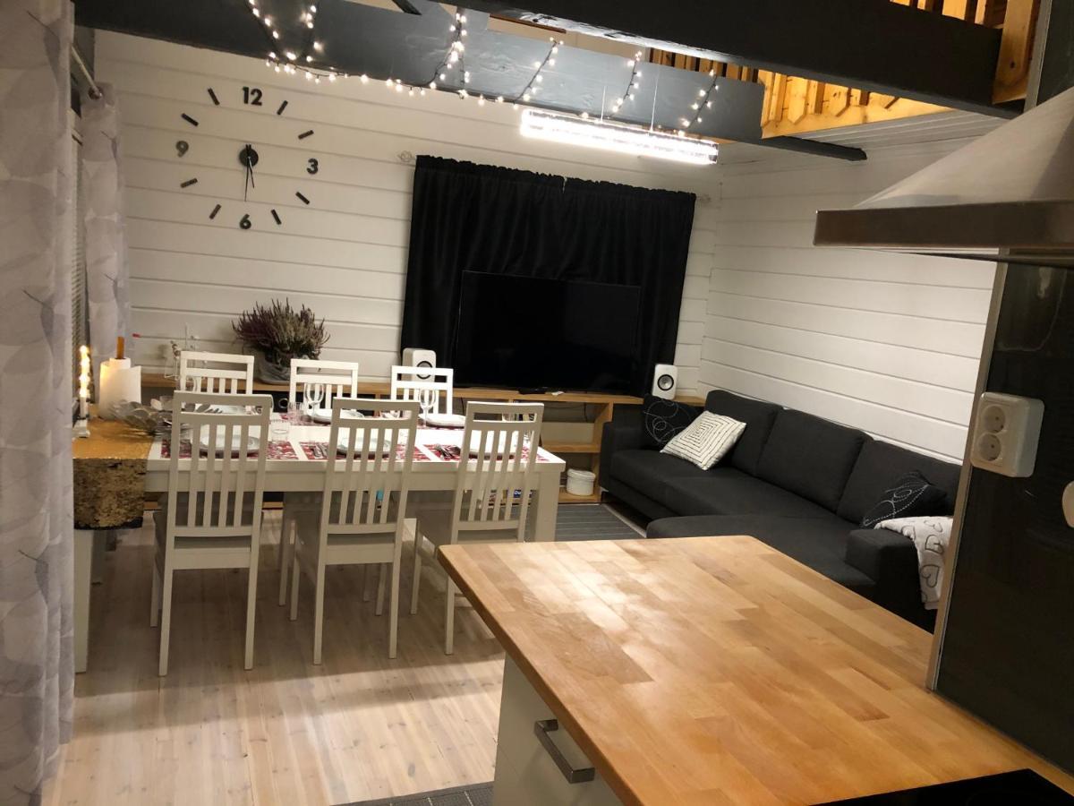 Syoete Huuhkamajat Cottage エクステリア 写真